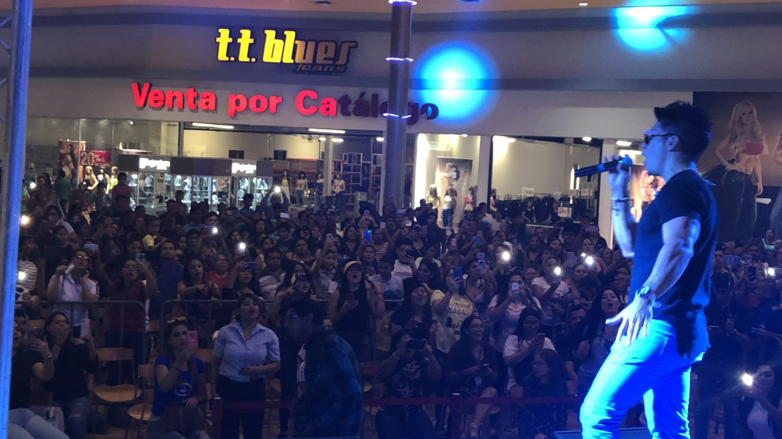 Chyno Miranda enloquece a sus fans reynosenses
