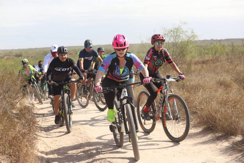 Recorren alcaldesa y ciclistas ruta jabalí; exhortan a cuidar el medio ambiente 