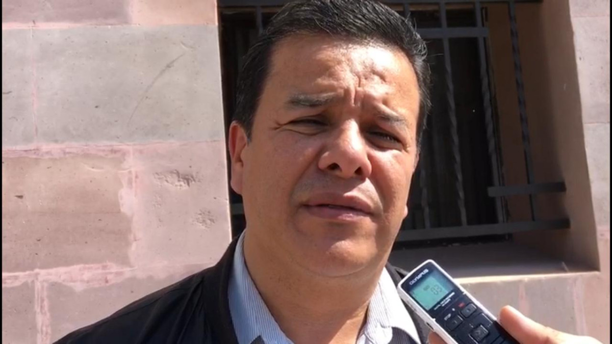 Trabajadores del Hospital Civil también padecen por falta de medicamento