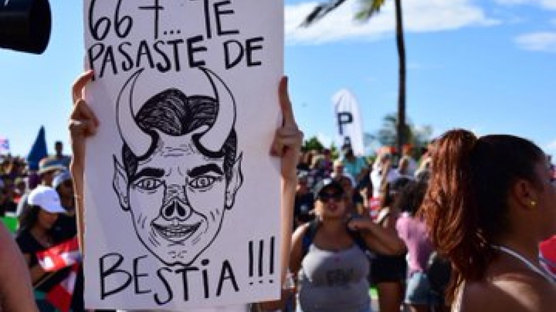 Así se está viviendo la protesta en Puerto Rico encabezada por Bad Bunny y Residente