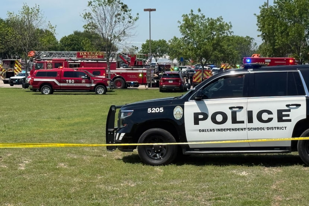 Se registra tiroteo en preparatoria de Dallas, Texas
