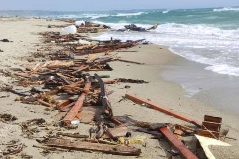 Se hunde barco en el Mediterráneo con migrantes, temen sean docenas de muertos