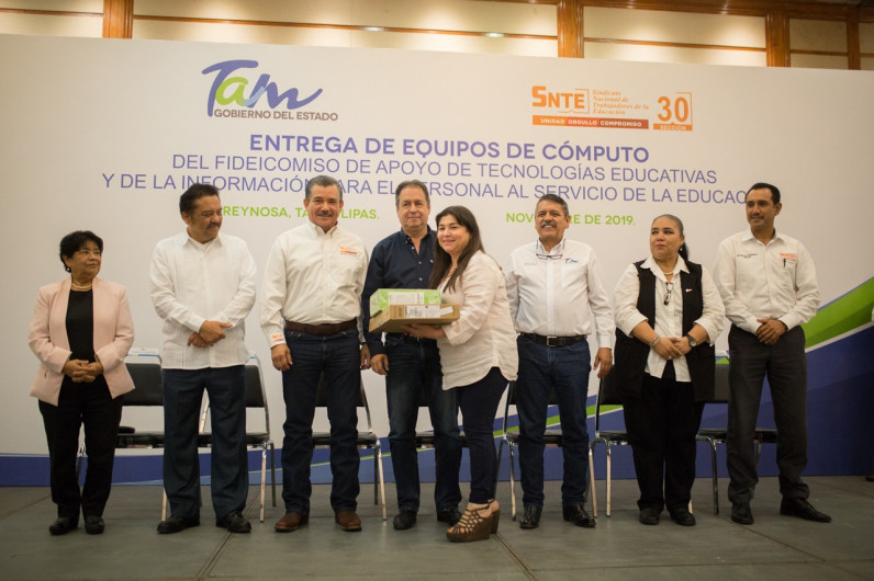 Entregan equipos de cómputo a Personal de Educación en Reynosa