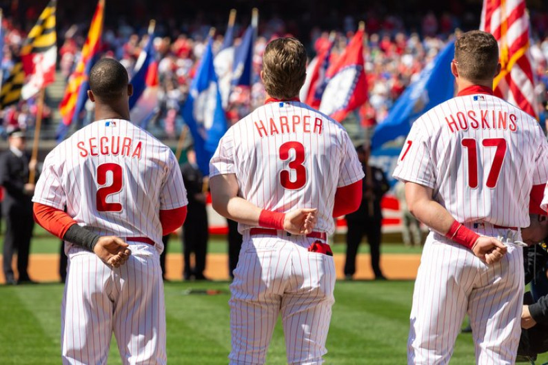 Brote de coronavirus en la MLB provoca atraso de juegos  