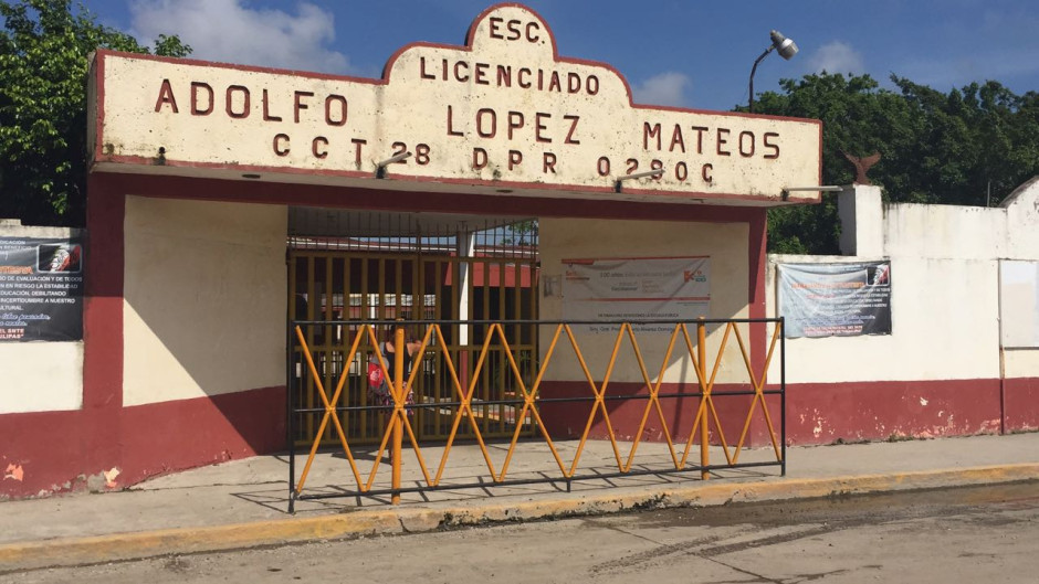 Liberan con fuerza pública escuela Adolfo López Mateos
