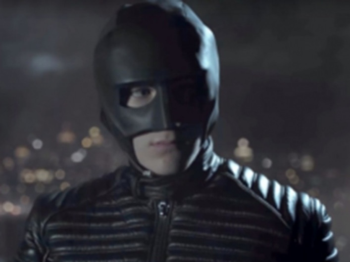 Bruce Wayne viste su primer traje de Batman en “Gotham”