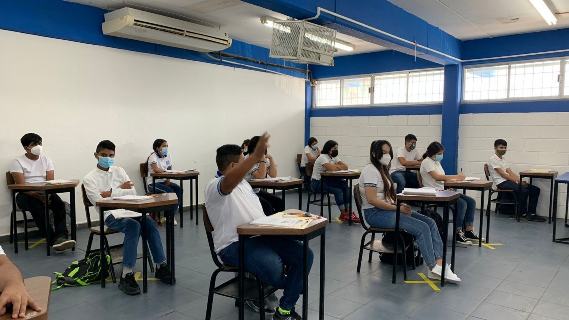 Preparatoria de Victoria regresa a clases presenciales pese a semáforo rojo 