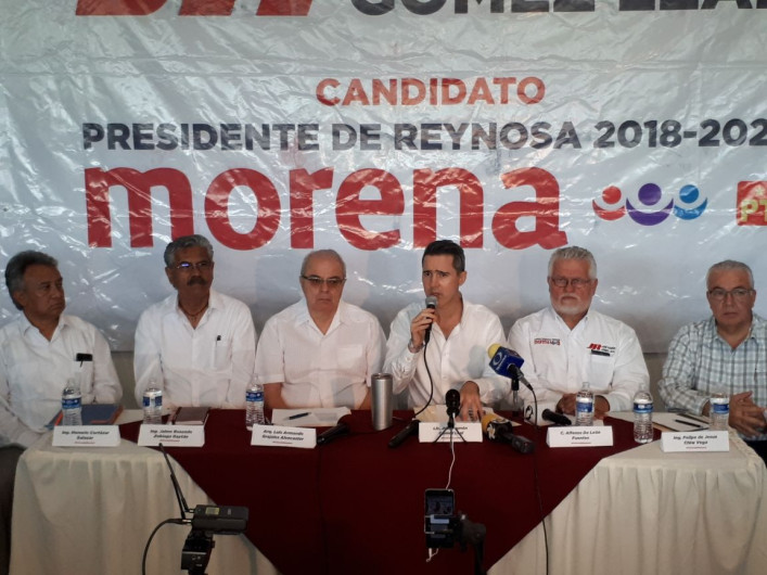 Presenta JR parte de su gabinete
