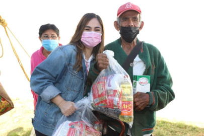 Llevan Ayuntamiento y DIF Brigada Navideña a las colonias 