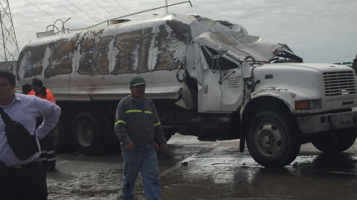 Chocan trailers y generan caos vial en Altamira