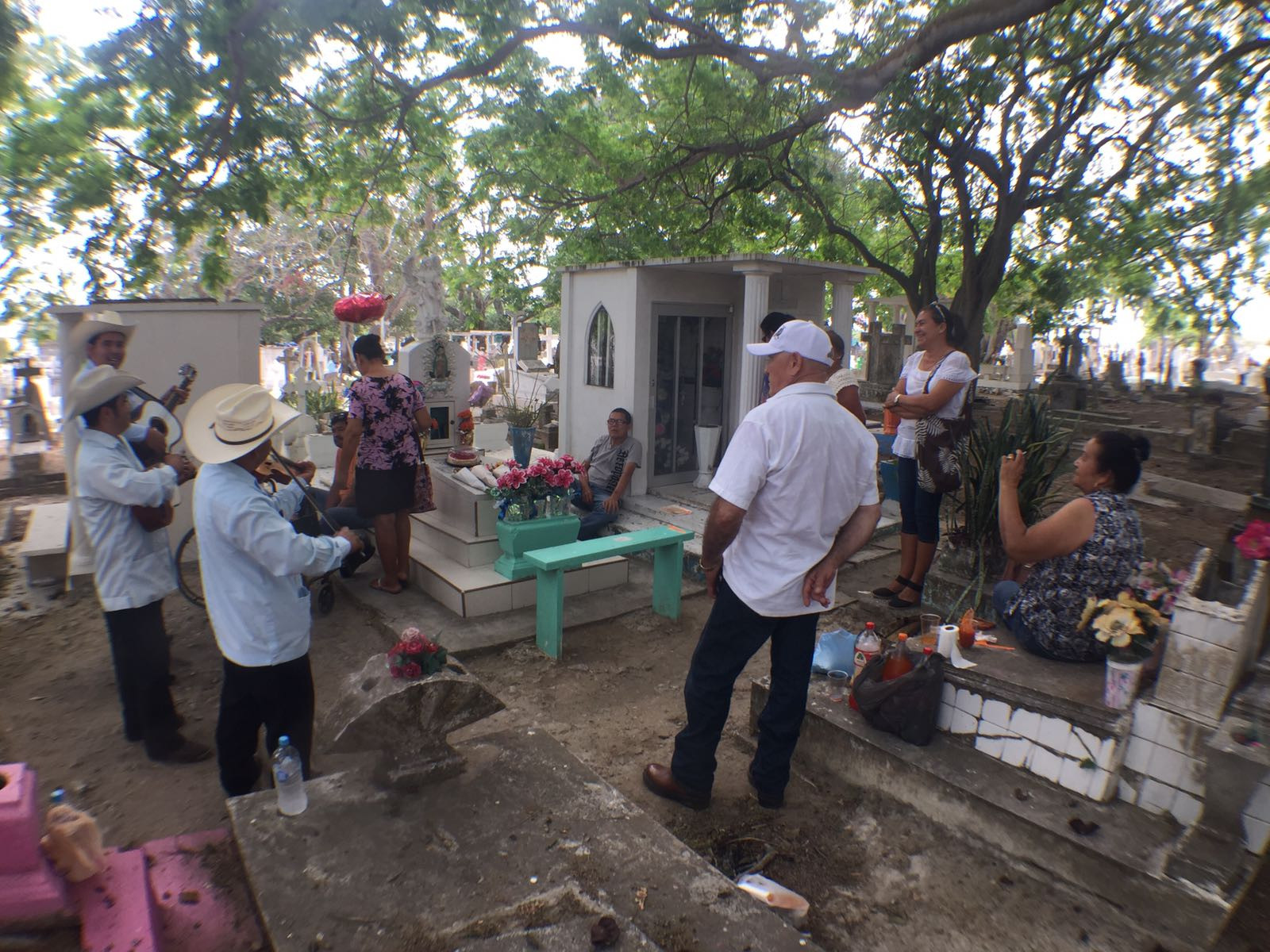 Recuerdan tampiqueños a sus mamás este 10 de mayo