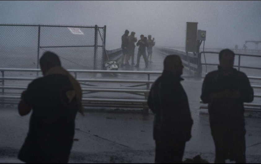 ''Delta'' se degrada a tormenta tropical sobre Louisiana