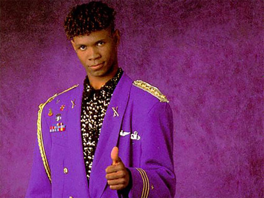 El General se arrepiente de sus canciones