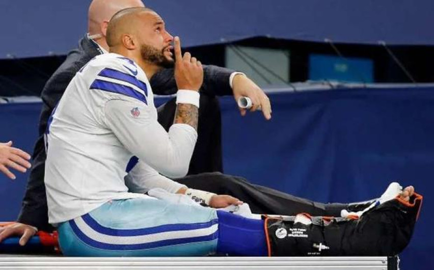 Dak Prescott sale bien de la cirugía de tobillo