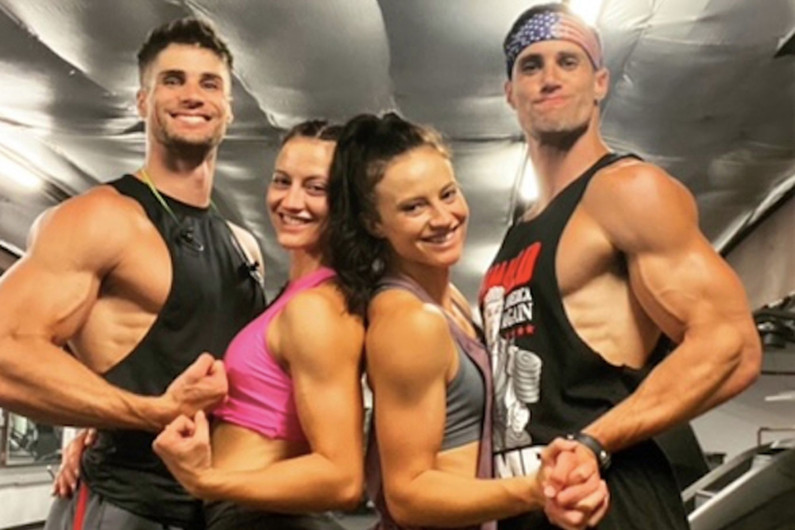 ¡Al cuadrado! Gemelos se enamoran de gemelas y ahora viven juntos