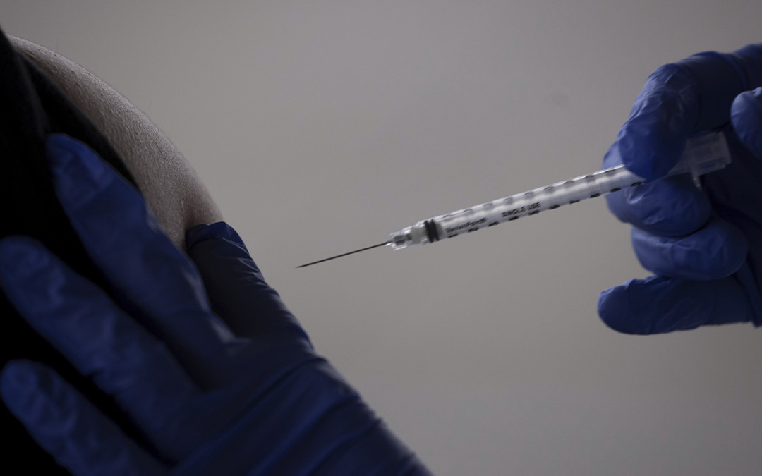 EU autoriza aplicación de vacuna anticovid de Pfizer a menores de 12 a 15 años