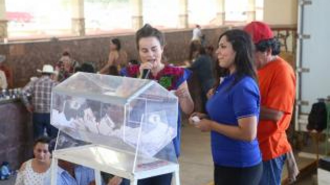 Realizan charreada en apoyo a la educación