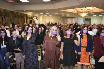 Las mujeres unidas somos invencibles: Adriana Lozano