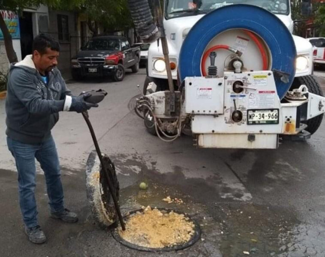 Exhorta COMAPA a tortillerias a no tirar desechos al drenaje sanitario 