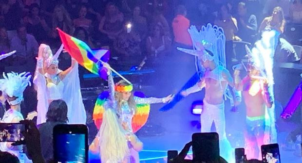 Brilla Gloria Trevi en el Domo Care y celebra a la comunidad LGBT