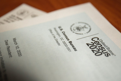 Ciudad de Edinburg reparte tarjetas de regalo a residentes que completen el Censo 