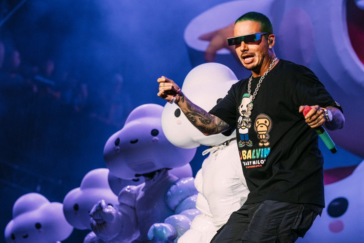 J Balvin hace historia en Lollapalooza