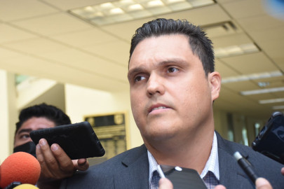 Morena busca "convencer" a legisladores para sumarse a su bancada 