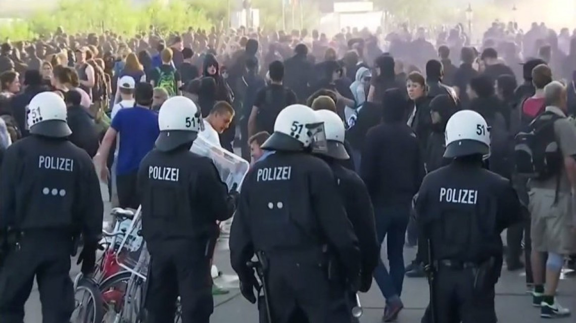 Miles de personas protestan previo a la cumbre del G-20 en Hamburgo