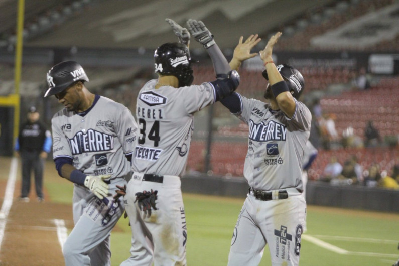 Sultanes blanquean 9-0 a los Toros en primero de serie de beisbol
