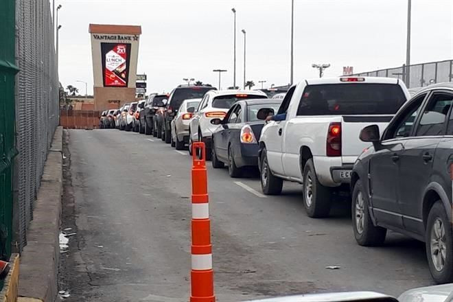 Tiempo de espera de más de 3 horas en puentes de Reynosa, Nvo. Laredo y Matamoros