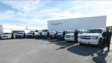 Entrega Gobernador 10 patrullas a Seguridad Pública