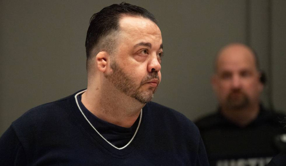 Enfermero alemán sentenciado a cadena perpetua por matar a 85 pacientes