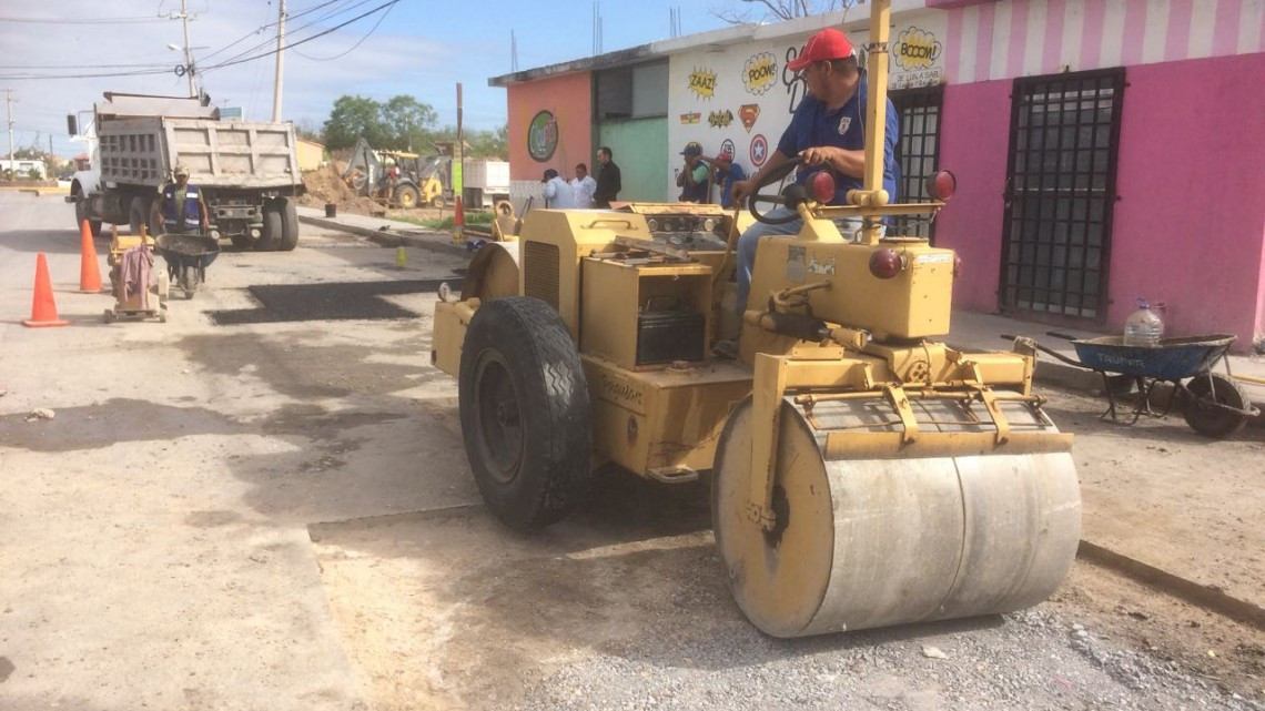 CSPP realizan labores de bacheo en Blvd. Maza de Juárez y Av. El Cielo