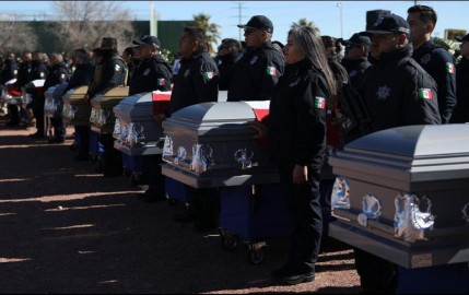 Rinden homenaje a policías asesinados en ataque al Cereso 3 de Ciudad Juárez
