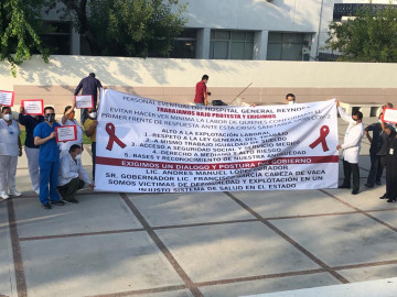 Trabajadores eventuales protestan en el Hospital General