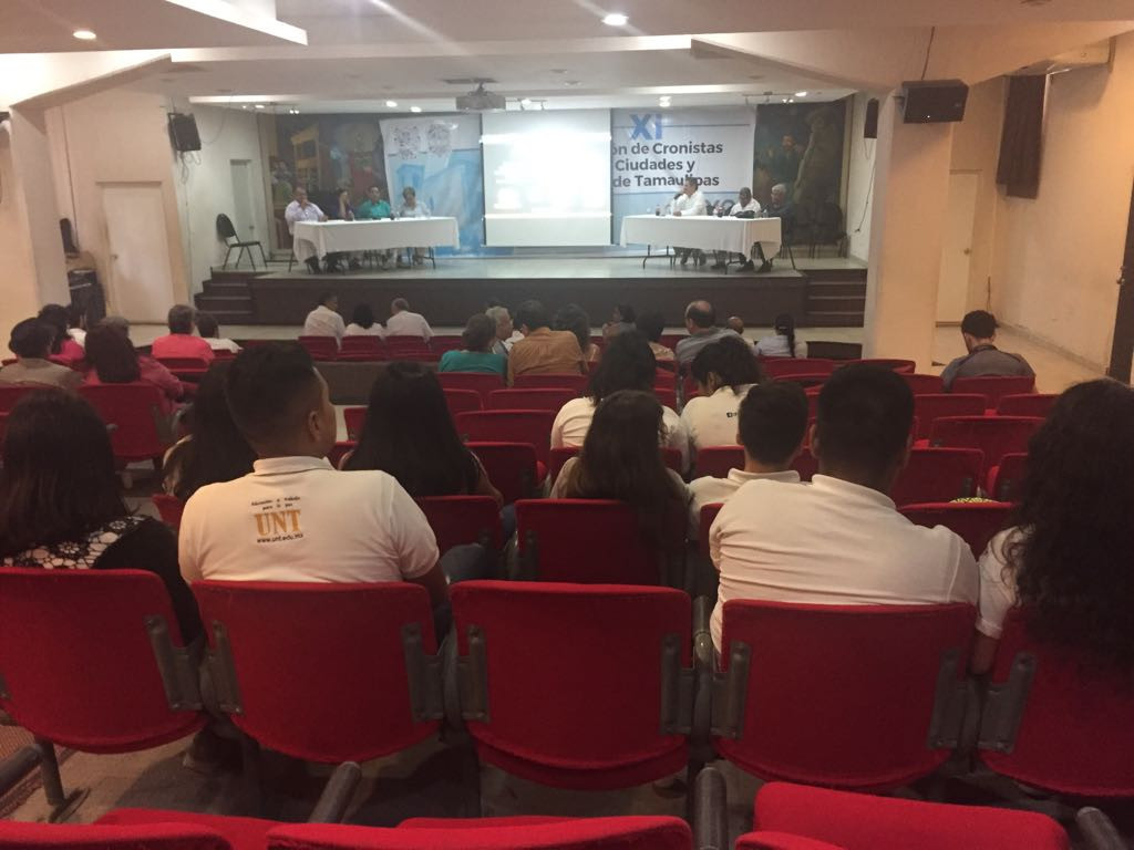 Se reúnen cronistas que intercambian historia de los pueblos de la región