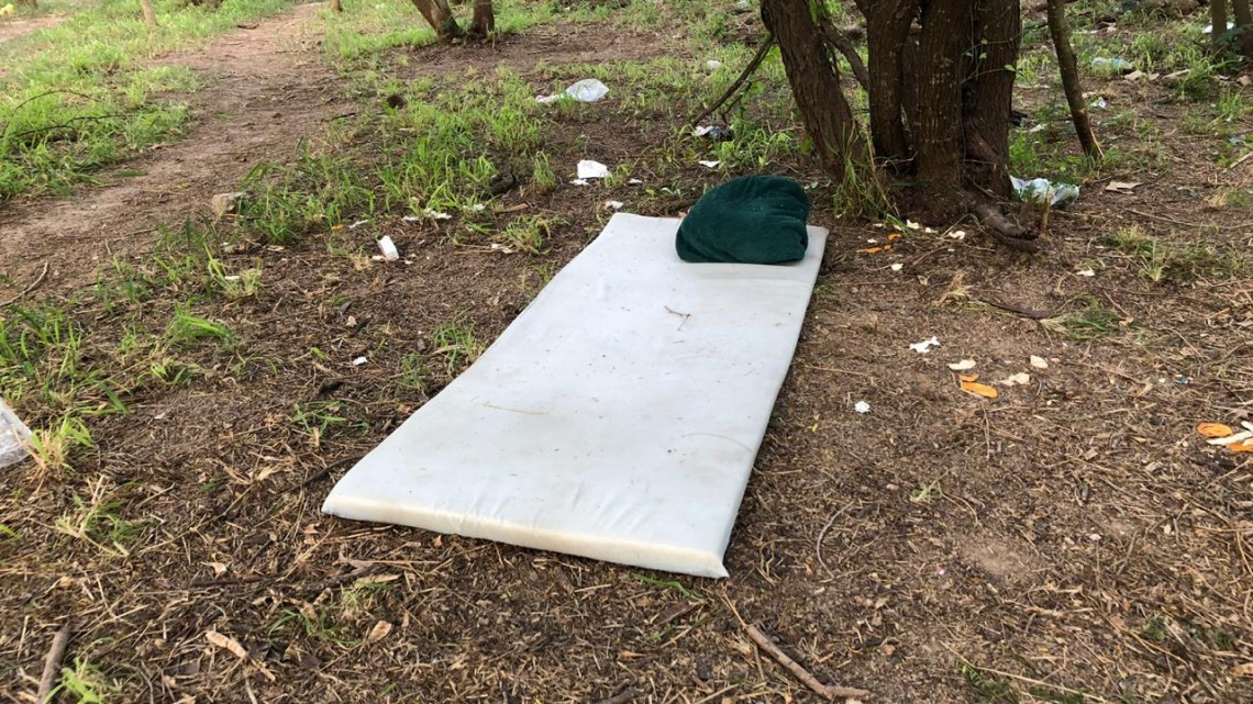 Contaminan migrantes el bordo del Río Bravo