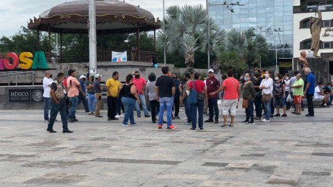 Tianguistas se manifiestan en la Presidencia Municipal