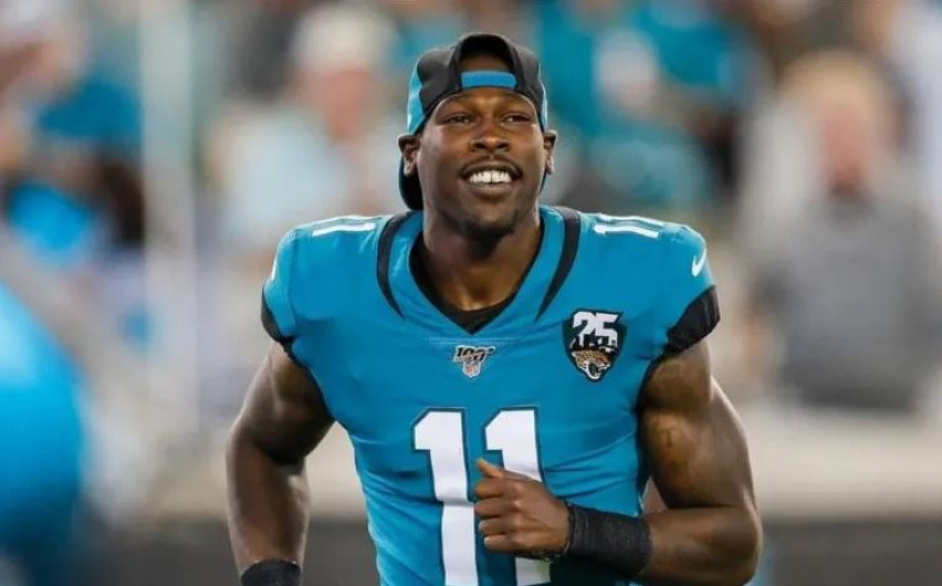 Patriotas fichan al receptor Marqise Lee