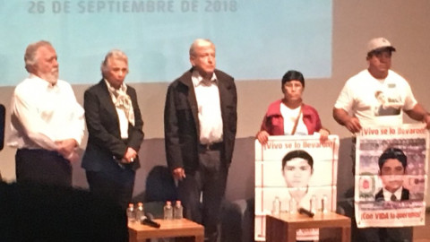 Nosotros vamos a cumplir, se va a hacer justicia en caso Ayotzinapa: AMLO