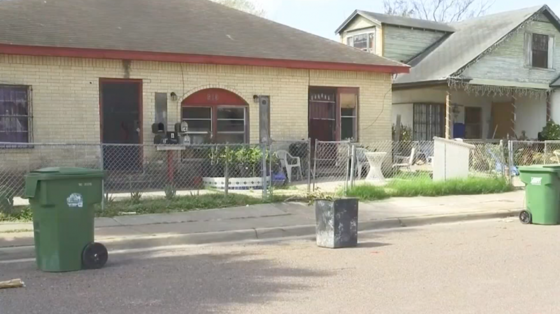 Prohiben en Brownsville cobrar estacionamiento en via publica