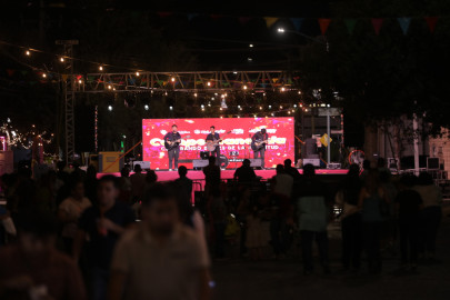 Gobierno municipal celebra a jóvenes con campechaneada 