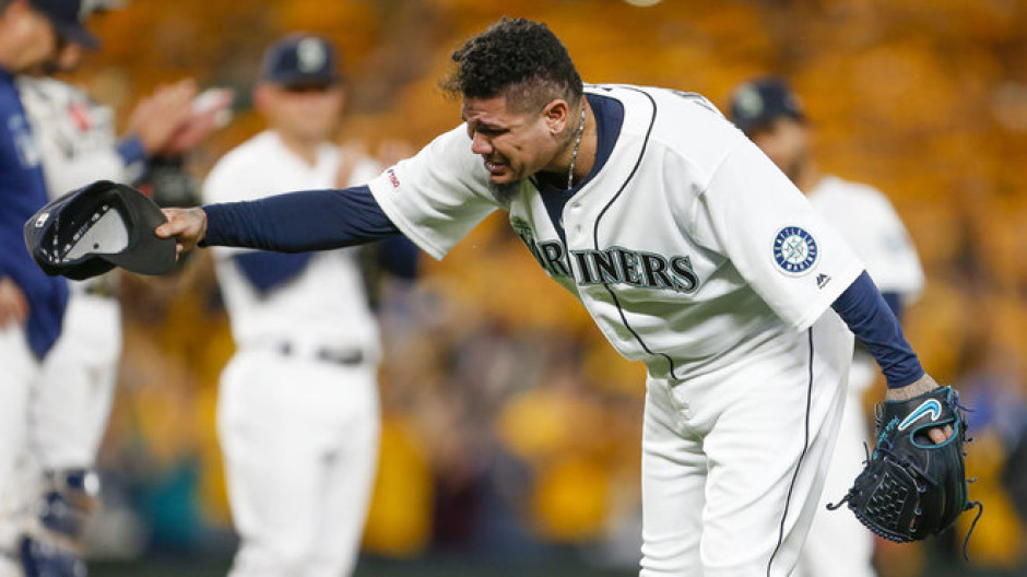 Ovacionan a Félix Hernández