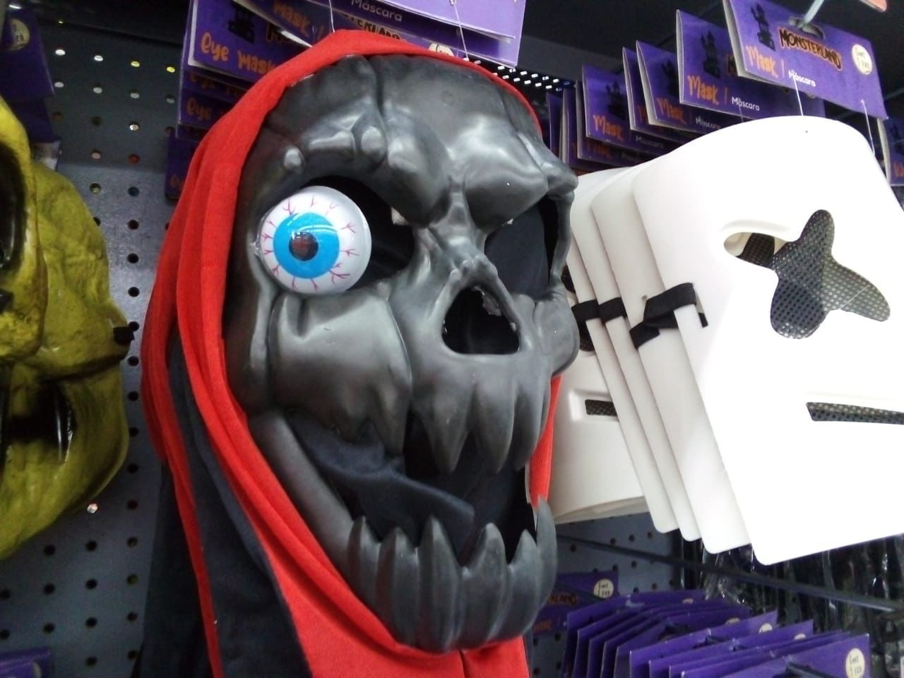 Anticipan ventas de Halloween en Nuevo Laredo 