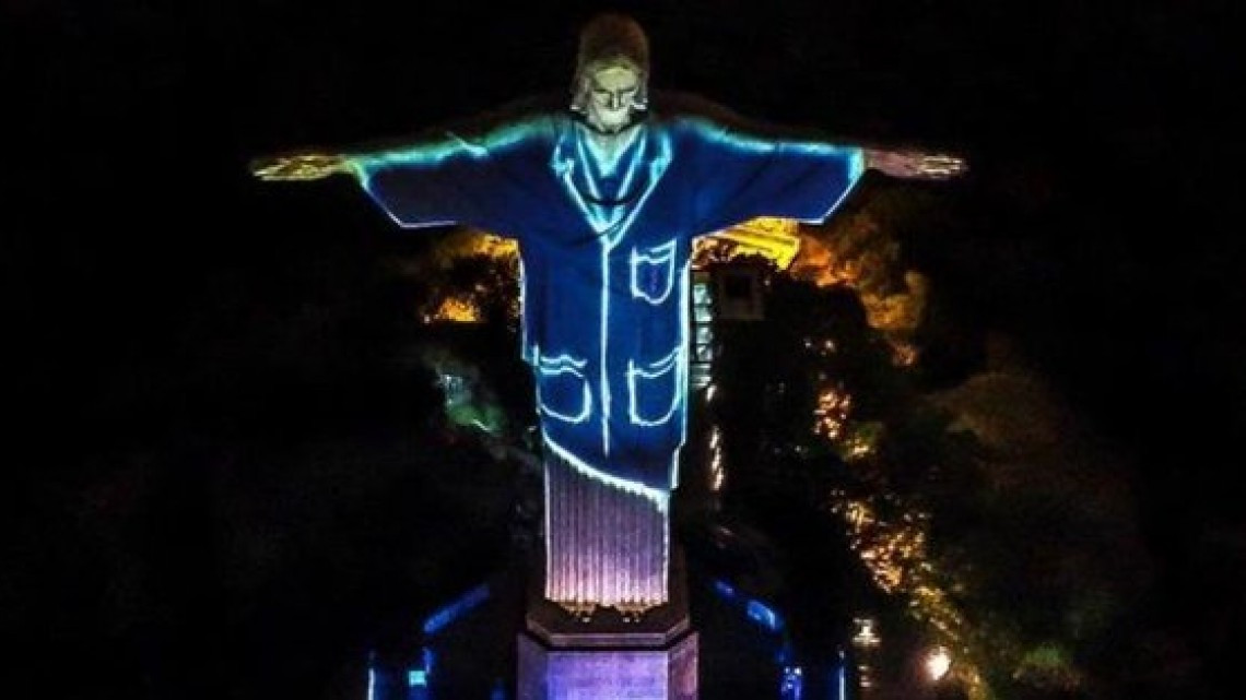 El Cristo Redentor de Río de Janeiro "se viste" de médico