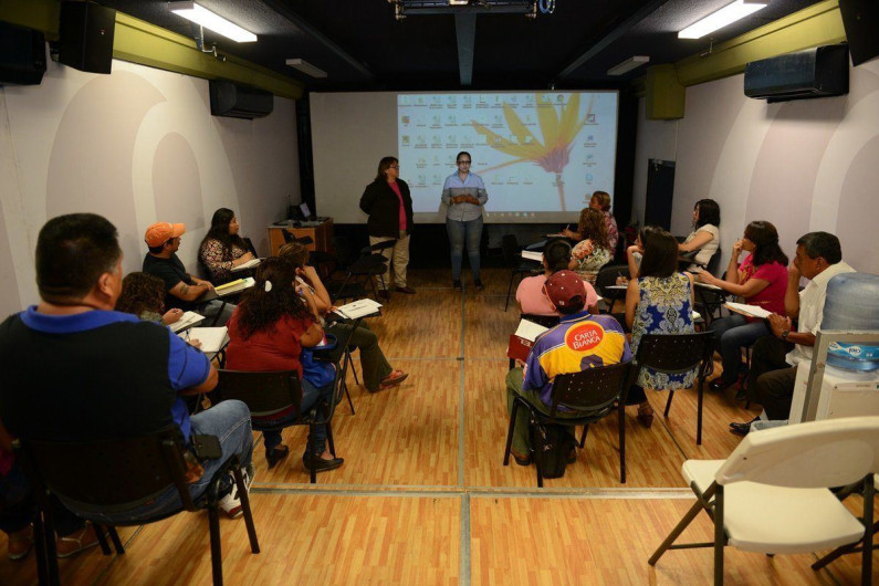 Invitan a emprendedores a pláticas de microcréditos