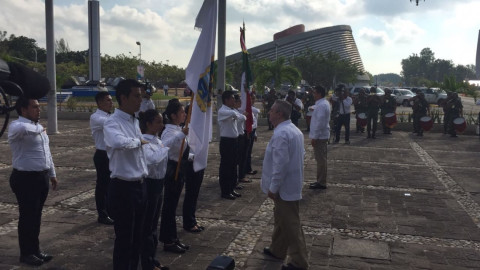 UAT rinde respeto a víctimas del sismos en ceremonia de abanderamiento