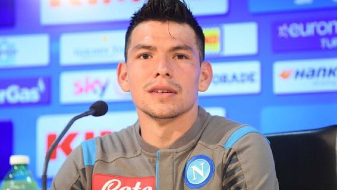Napoli presenta a Hirving 'Chucky' Lozan