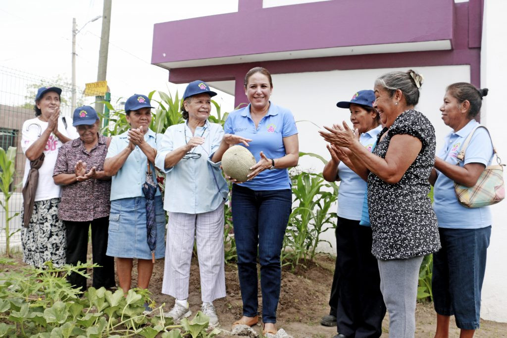 DIF Madero visita casa club del adulto mayor