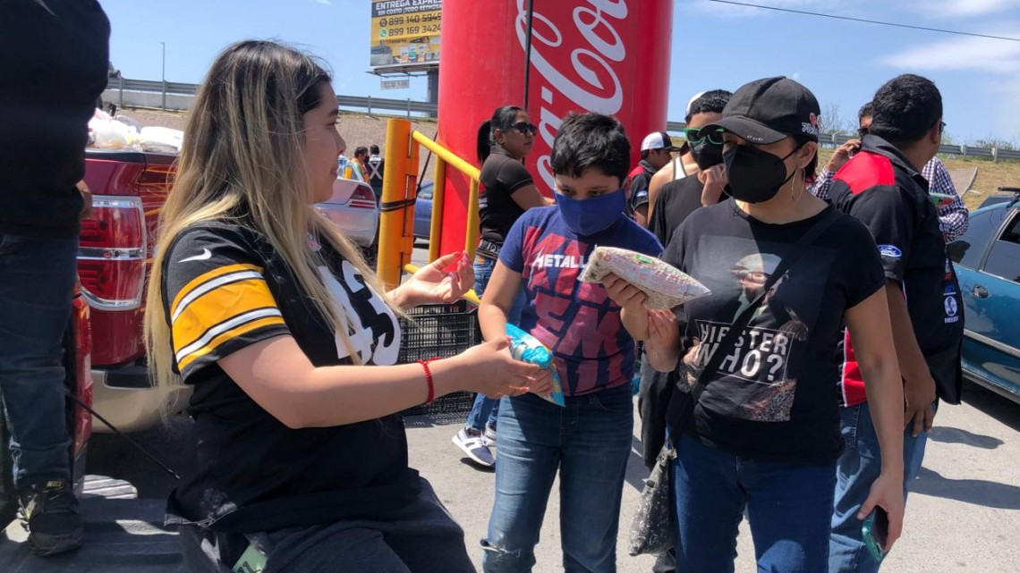 Exhiben autos tuneados y clásicos 